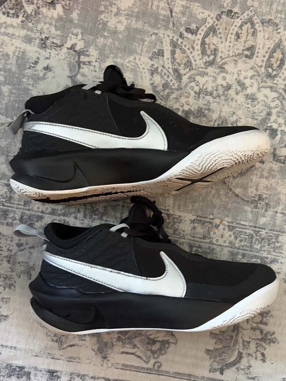 Nike Kids Black & White Low-Top Sneakers